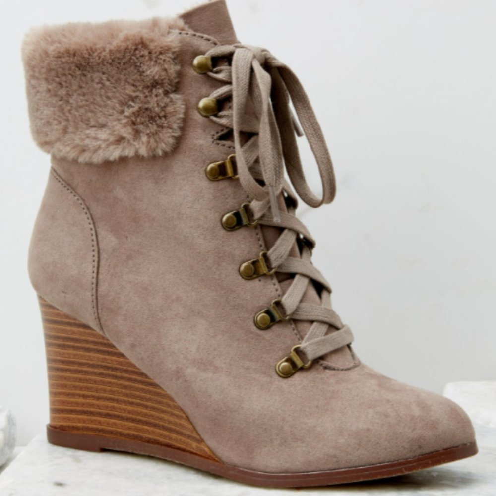 BAMBOO WISHFUL TAUPE LACE-UP BOOTIES NWB
